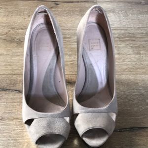 Sky high Herve Leger peep toe heels!